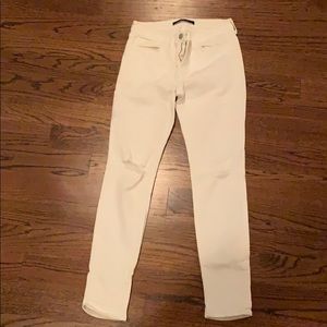 White skinny jeans
